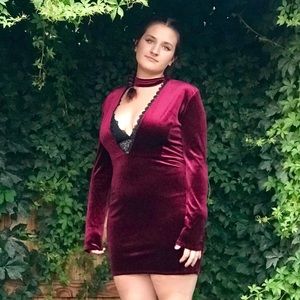 🔮 Maroon Velvet Dress w/ Black Detailing 🔮